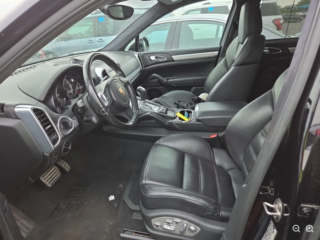 Used 2012 Porsche Cayenne Turbo AWD/4WD image 9