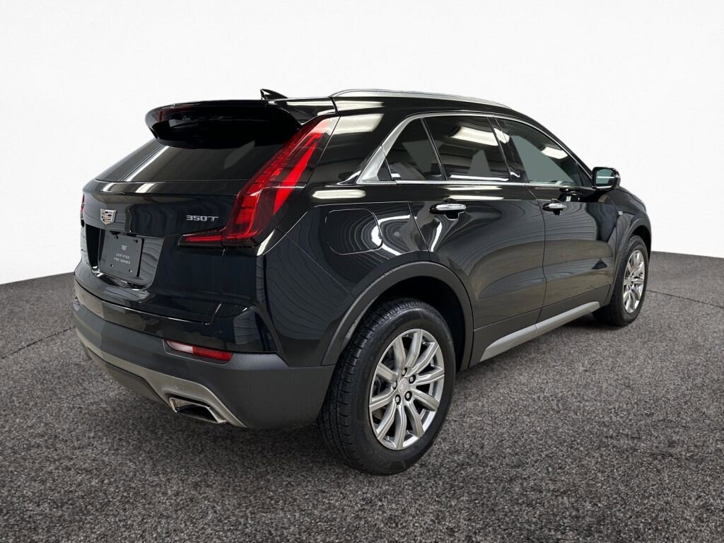 Certified 2022 Cadillac XT4 Premium Luxury w/ Enhanced Visibility Package image 4