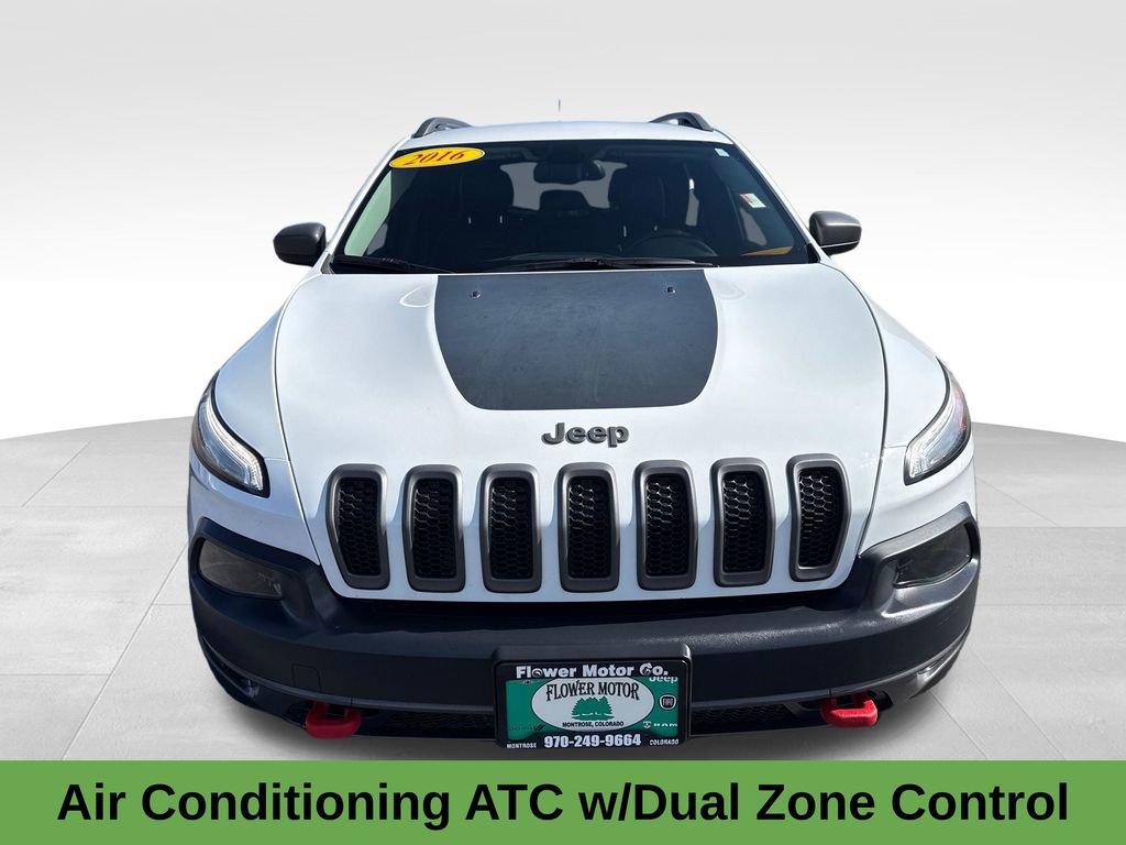 Used 2016 Jeep Cherokee Trailhawk w/ Comfort/Convenience Group image 10