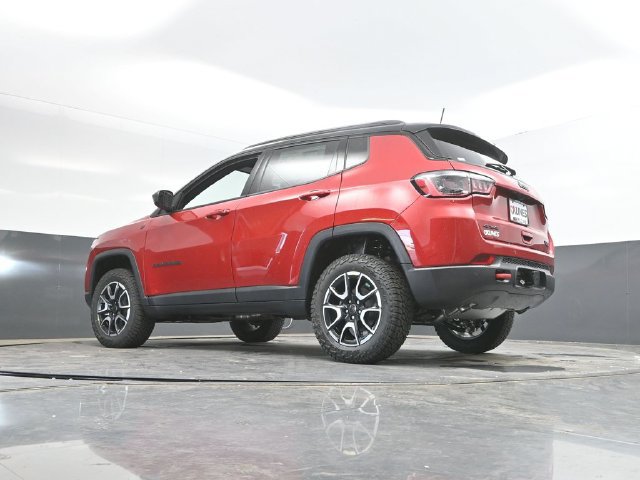 New 2026 Jeep Compass Trailhawk w/ Trailer Tow Group AWD/4WD image 44