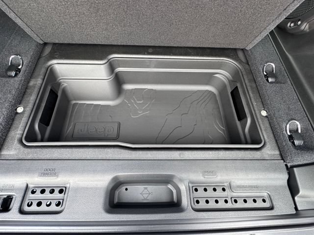 New 2026 Jeep Wrangler Unlimited Sahara AWD/4WD image 34
