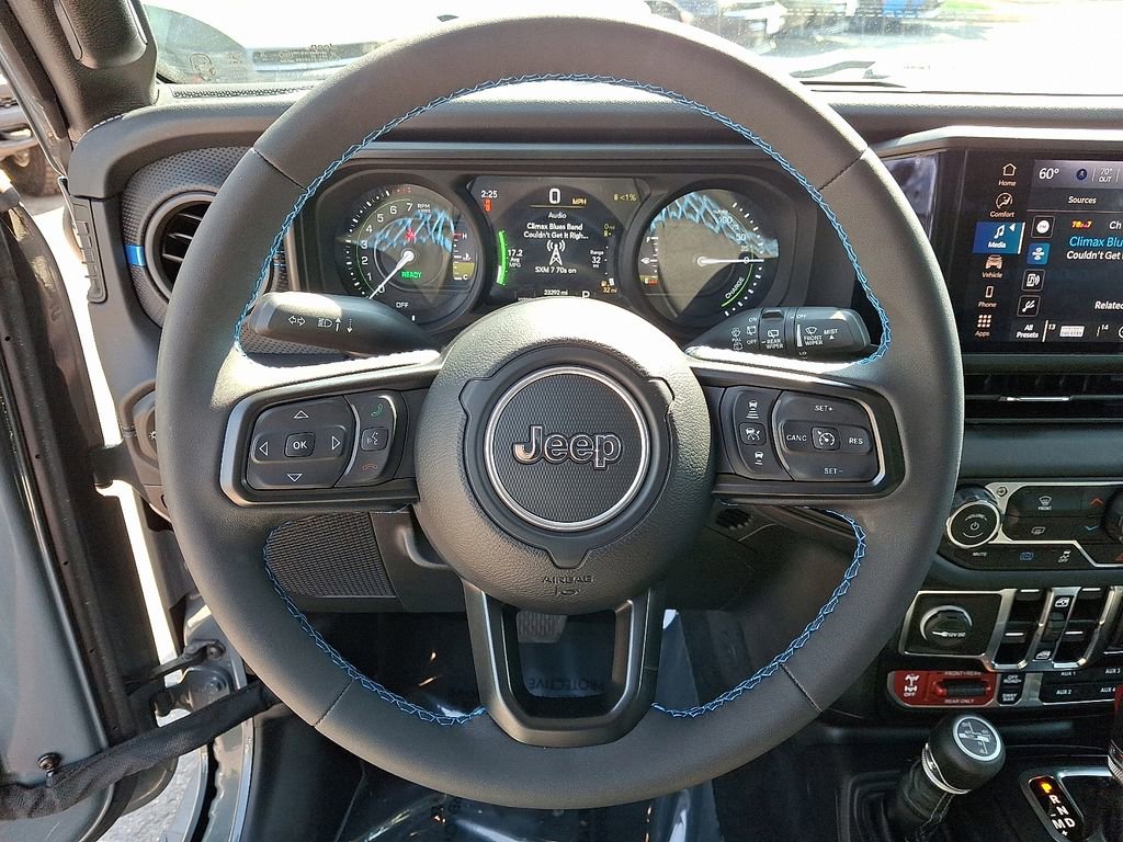 Used 2024 Jeep Wrangler Unlimited Rubicon 4xe AWD/4WD image 18