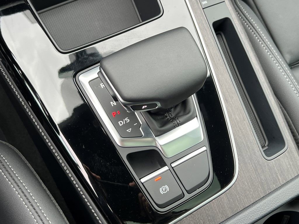 Certified 2025 Audi Q5 2.0T Premium Plus w/ Premium Plus Package image 33