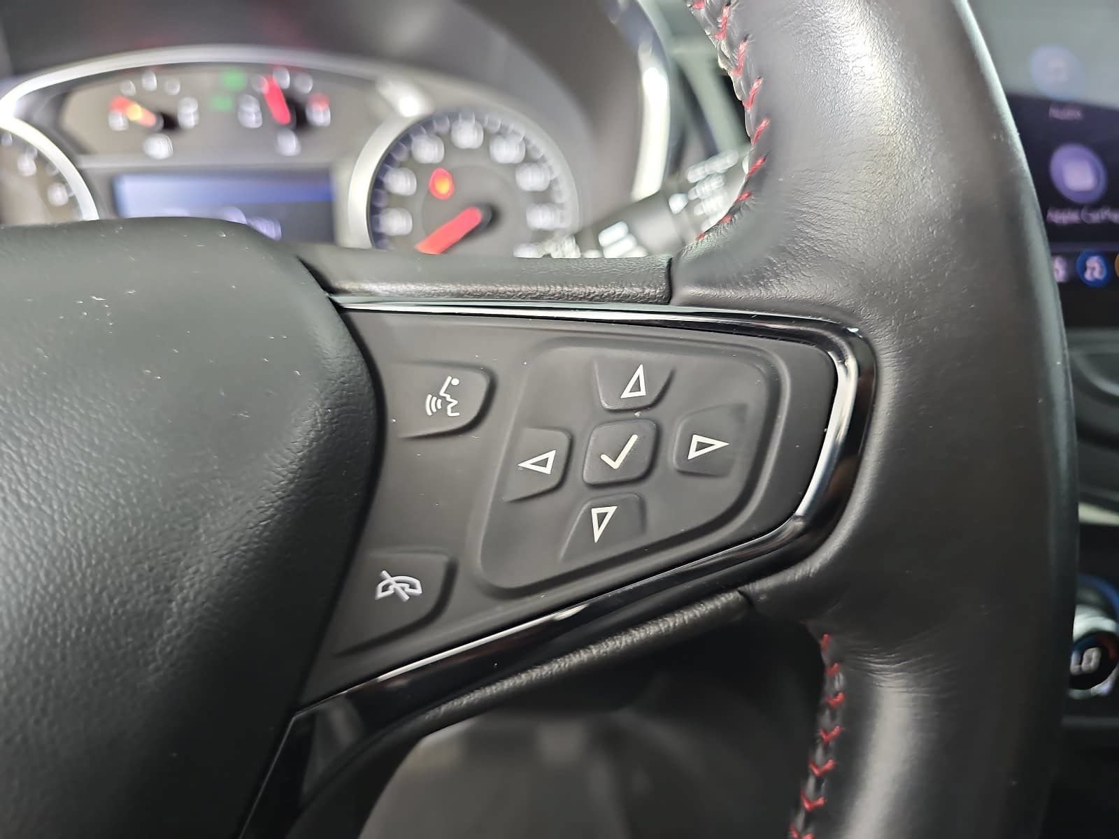 Used 2022 Chevrolet Equinox RS w/ RS Leather Package AWD/4WD image 18