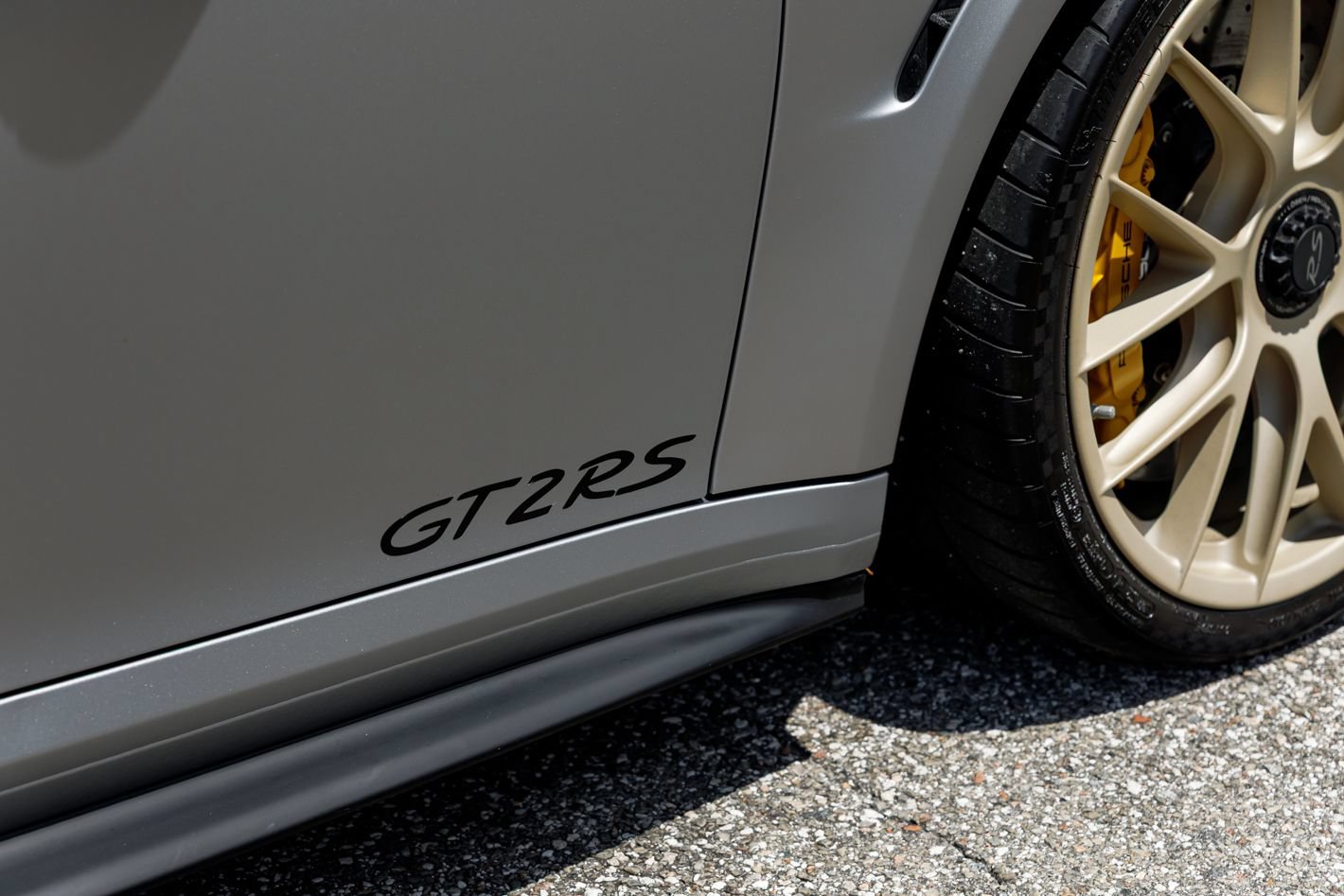 Used 2018 Porsche 911 GT2 RS w/ Weissach Package RWD image 13