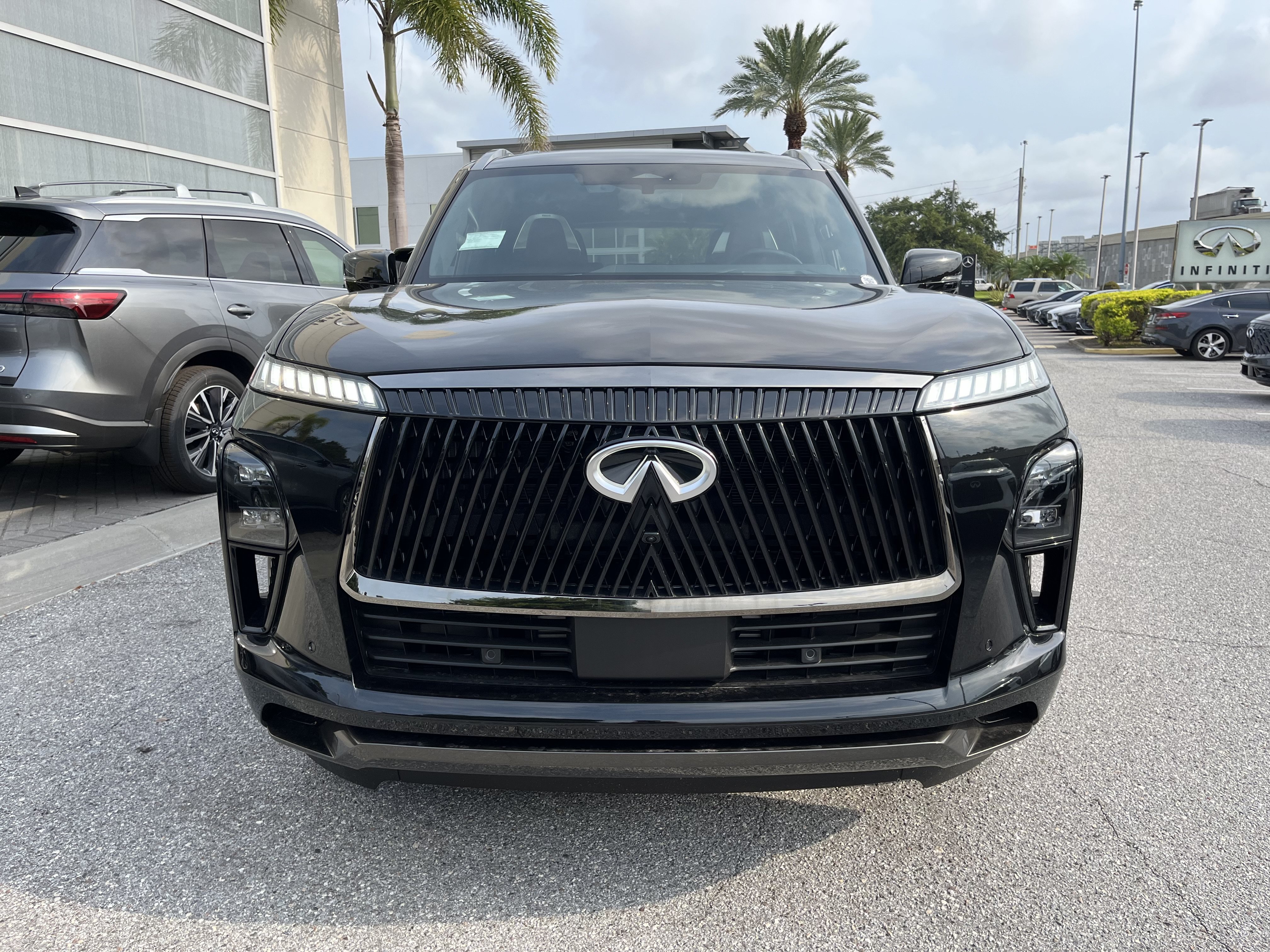 New 2027 INFINITI QX80 Autograph AWD/4WD image 8
