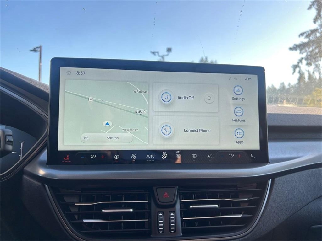 Used 2025 Ford Escape SE w/ Class II Trailer Tow Package image 21