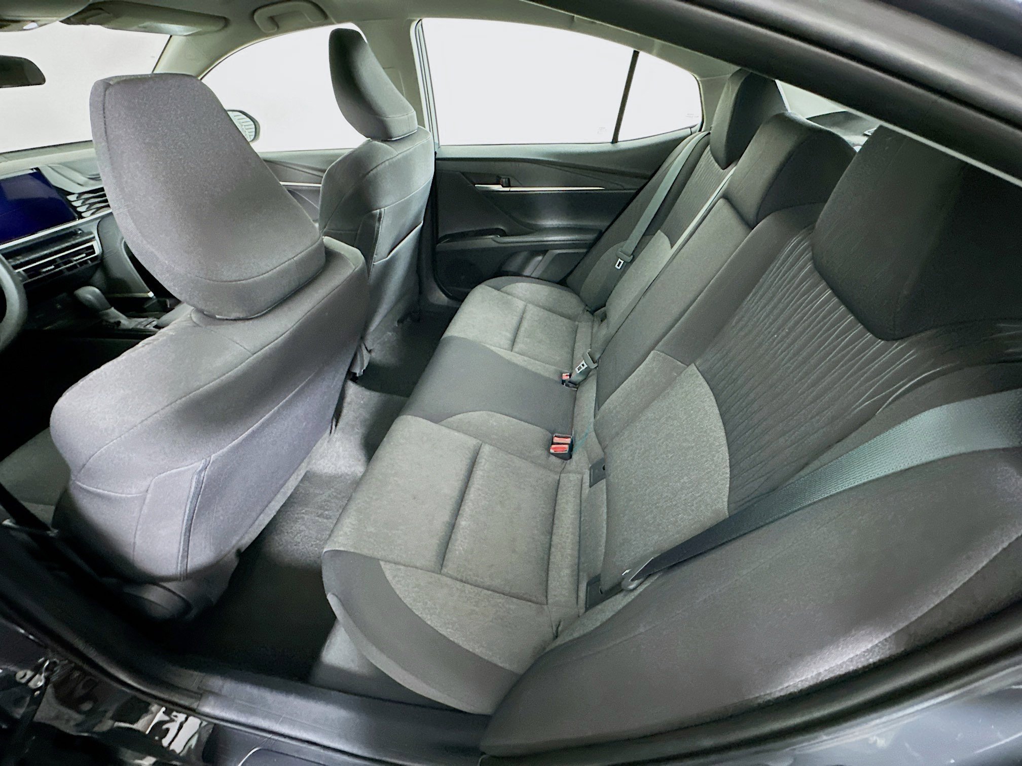 Used 2025 Toyota Camry LE image 28