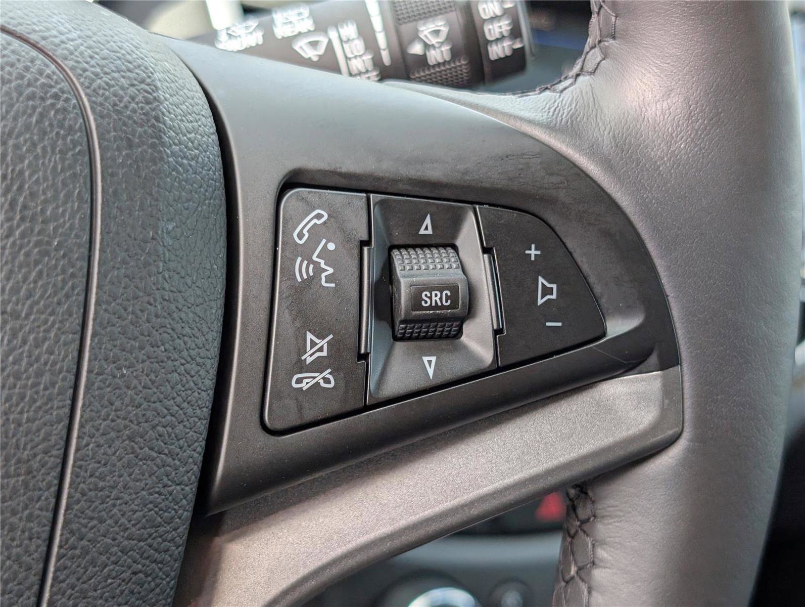 Used 2022 Chevrolet Trax LT w/ LT Convenience Package image 23