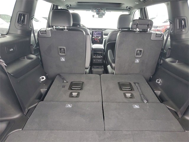 New 2025 Jeep Grand Cherokee L Altitude image 8