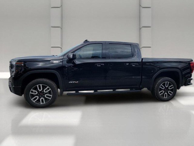Used 2025 GMC Sierra 1500 AT4 w/ AT4 Premium Package AWD/4WD image 4