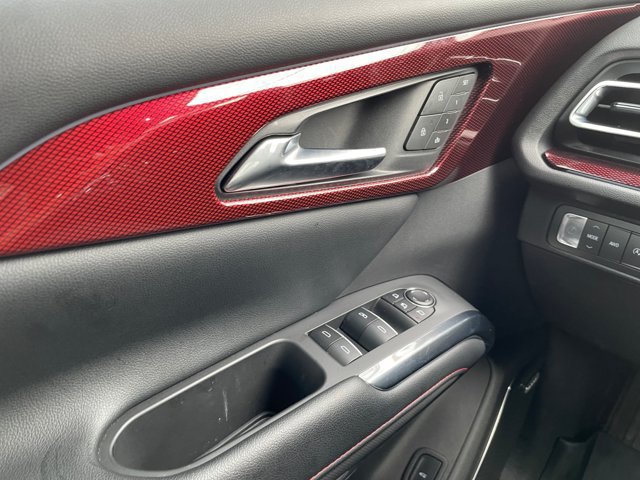 Used 2025 Chevrolet Traverse RS AWD/4WD image 17