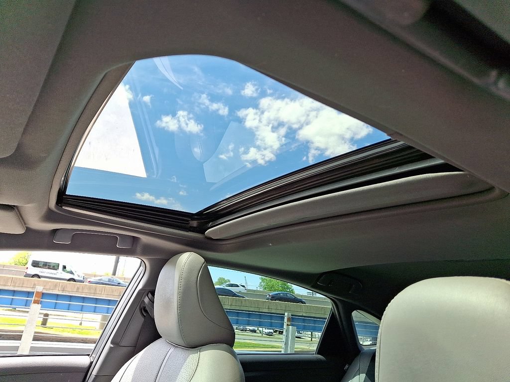 Used 2022 Toyota Avalon Limited w/ Advanced Safety Package FWD image 15