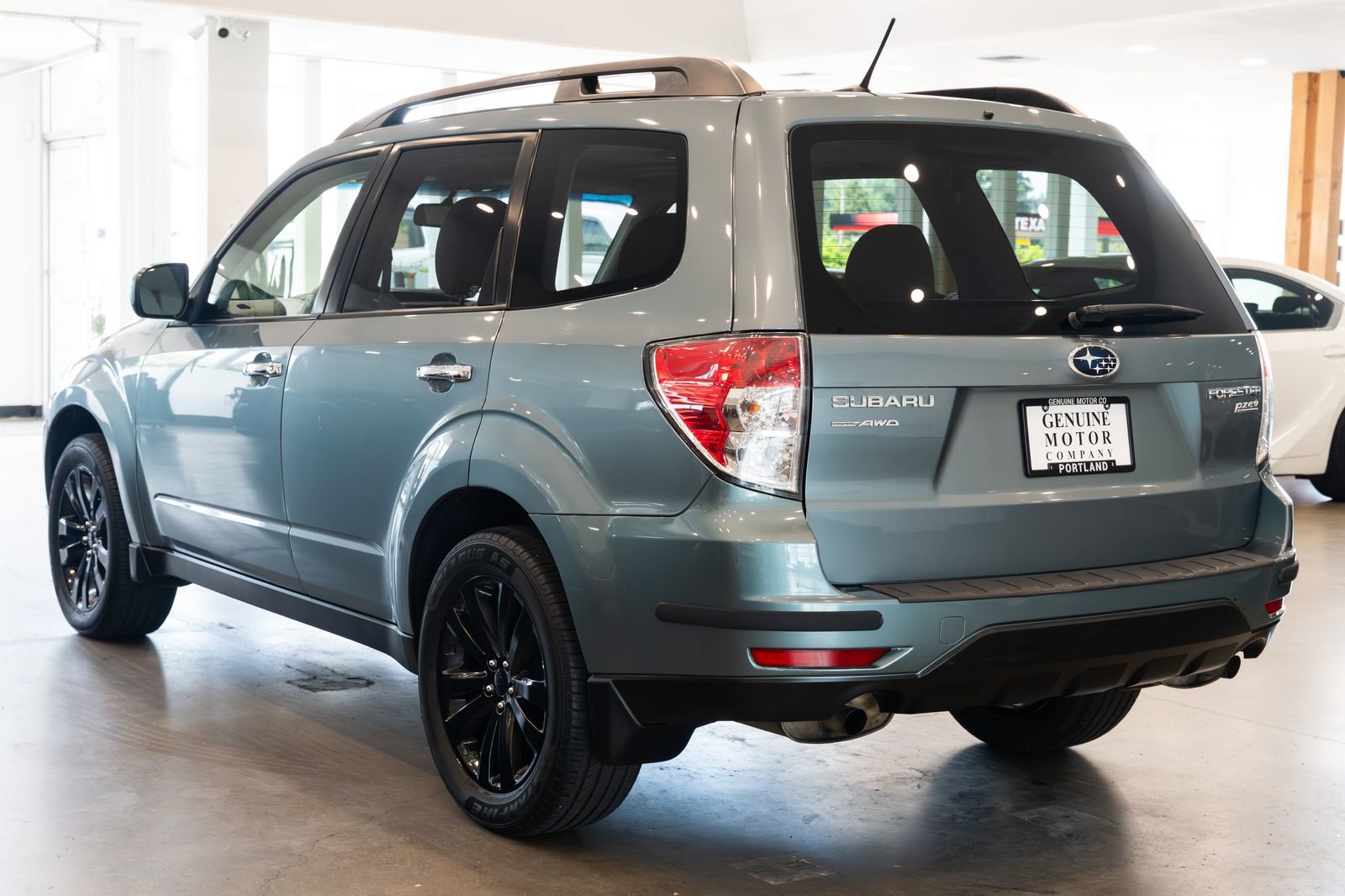 Used 2013 Subaru Forester 2.5X Premium AWD/4WD image 6