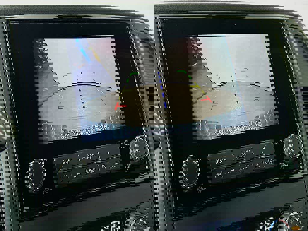 Used 2024 Nissan Titan SV w/ SV Convenience Package image 28