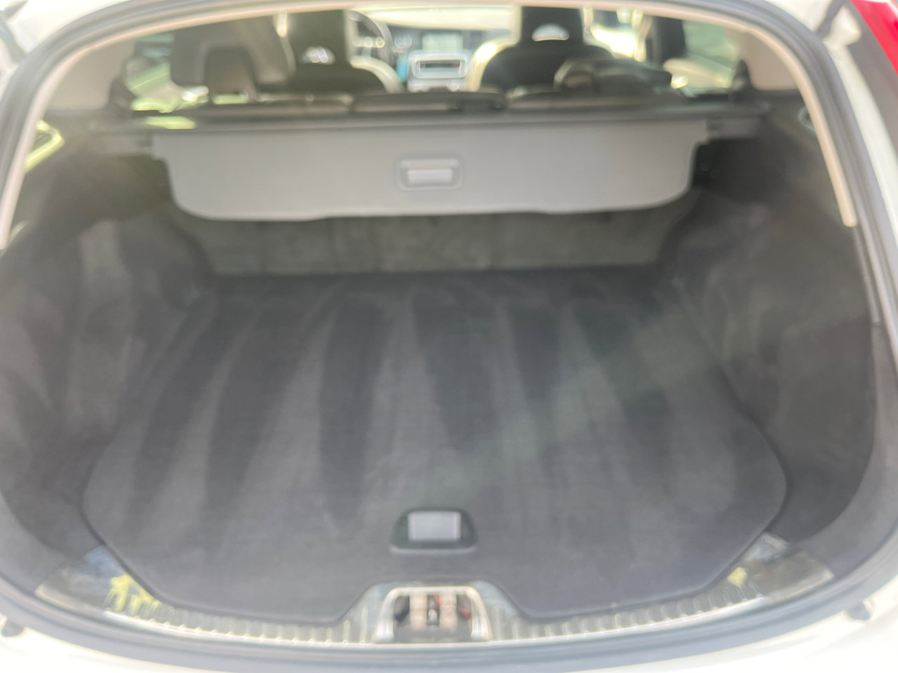 Used 2017 Volvo V60 T5 Cross Country w/ Convenience Package image 15