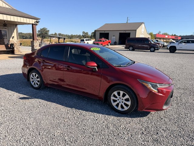 Used 2022 Toyota Corolla LE FWD image 2