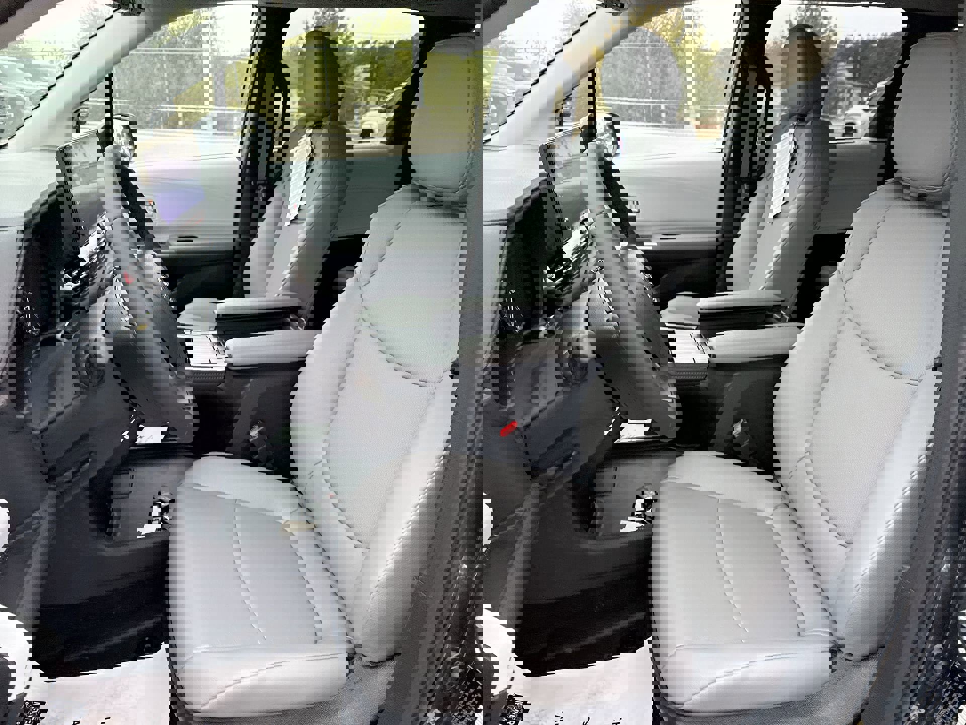 Certified 2025 Toyota Sienna XLE image 13