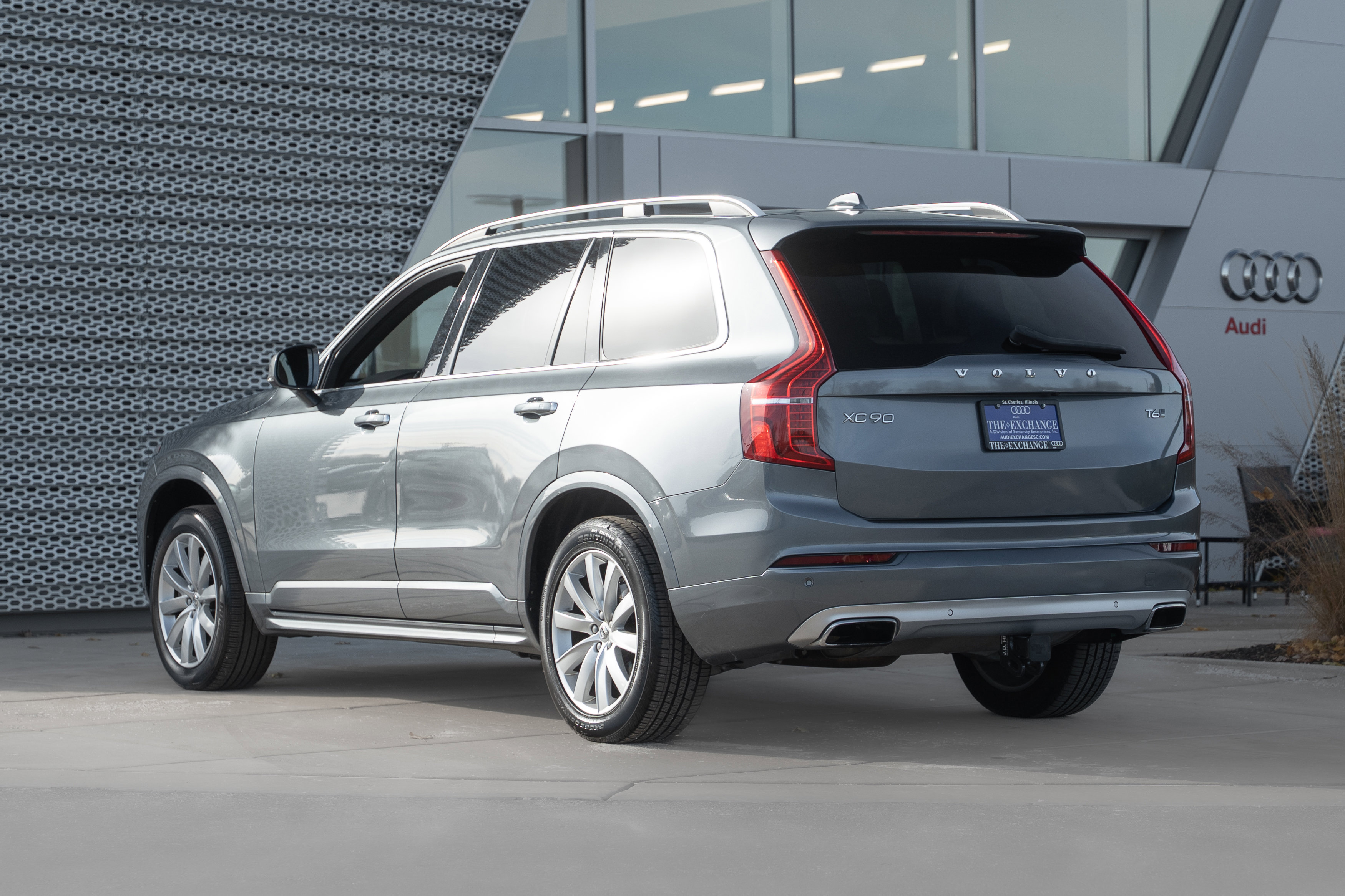 Used 2019 Volvo XC90 T6 Momentum image 5