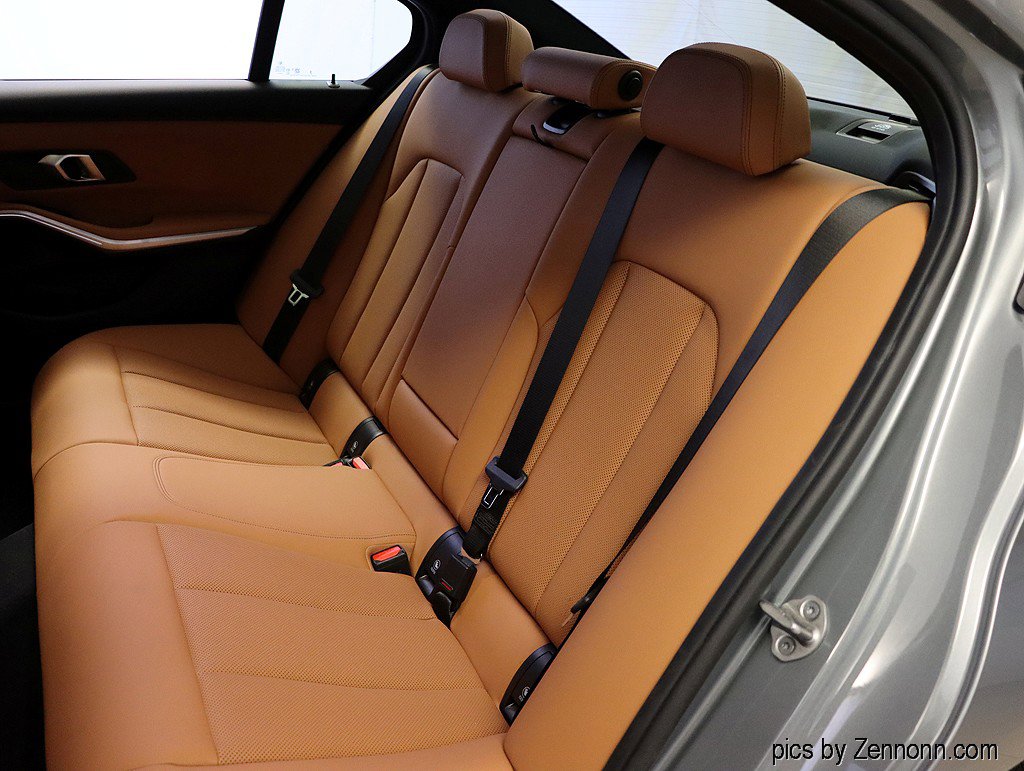 Used 2025 BMW 330i xDrive Sedan w/ M Sport Package image 12