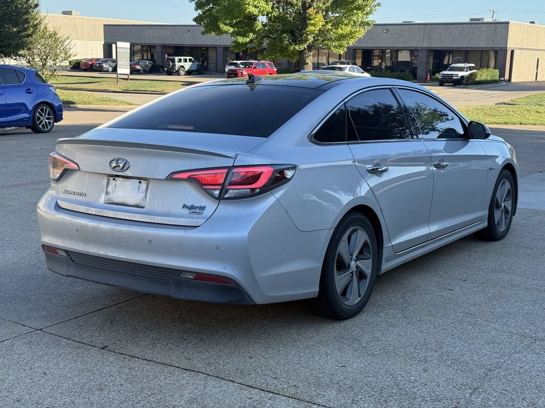 Used 2016 Hyundai Sonata Limited w/ Option Group 02 FWD image 6