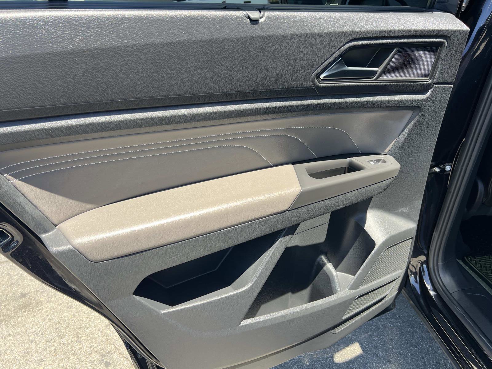 Certified 2023 Volkswagen Atlas SEL R-Line AWD/4WD image 21