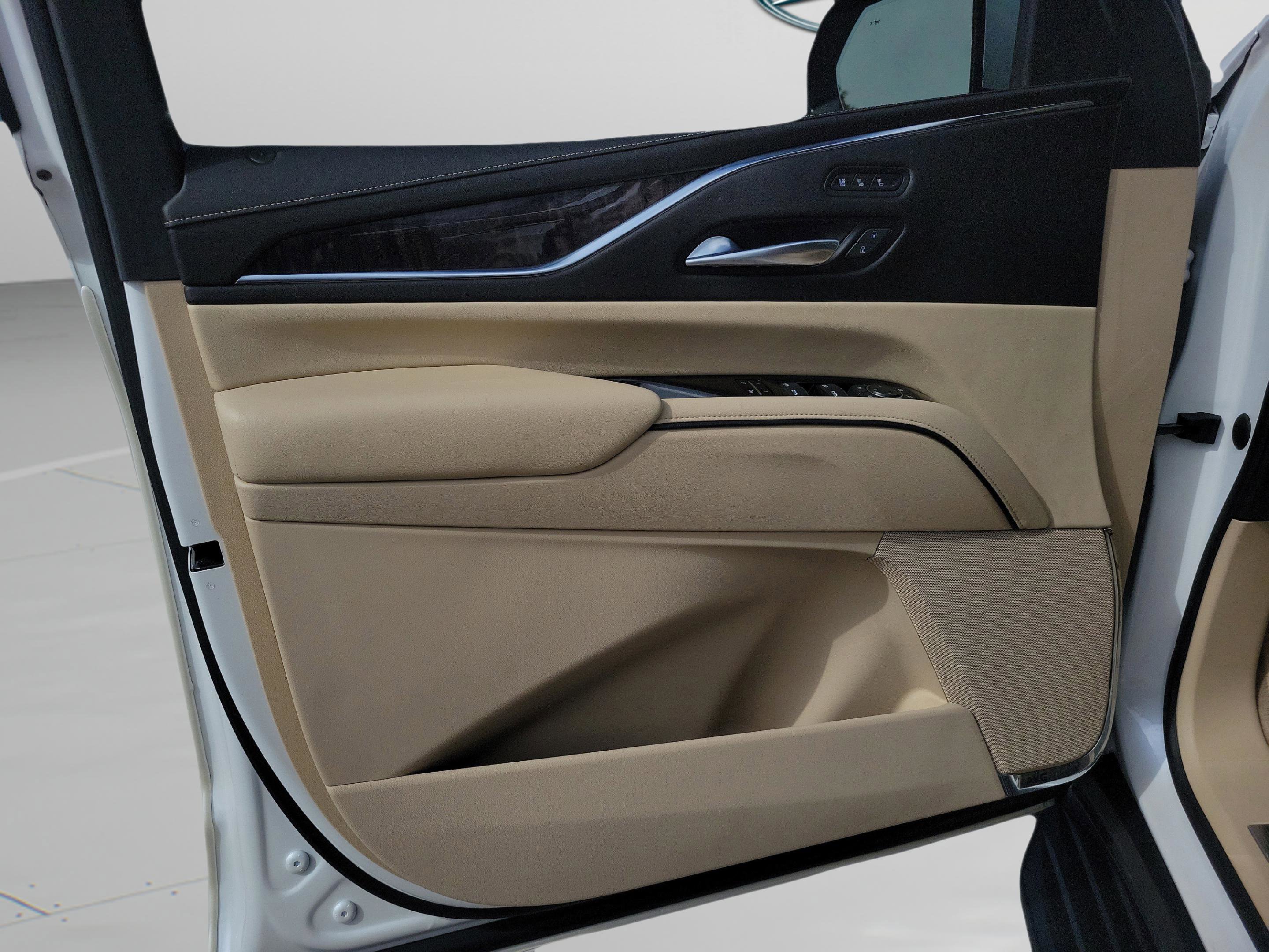 Used 2022 Cadillac Escalade Premium Luxury image 22