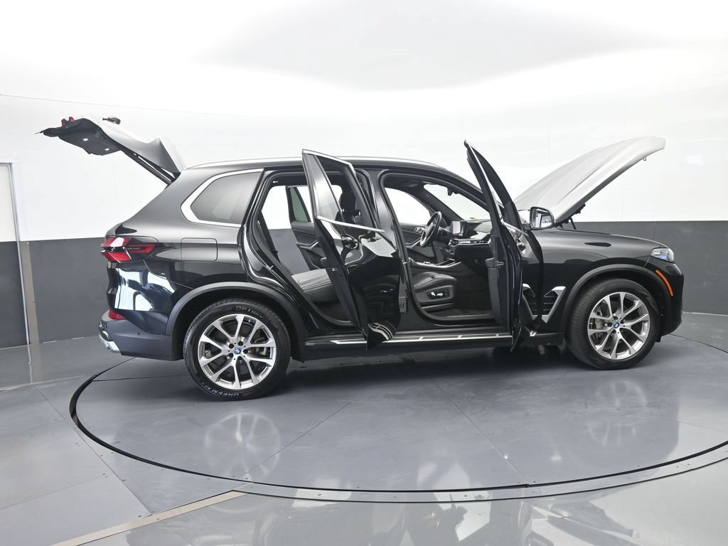 Used 2025 BMW X5 xDrive50e AWD/4WD image 78