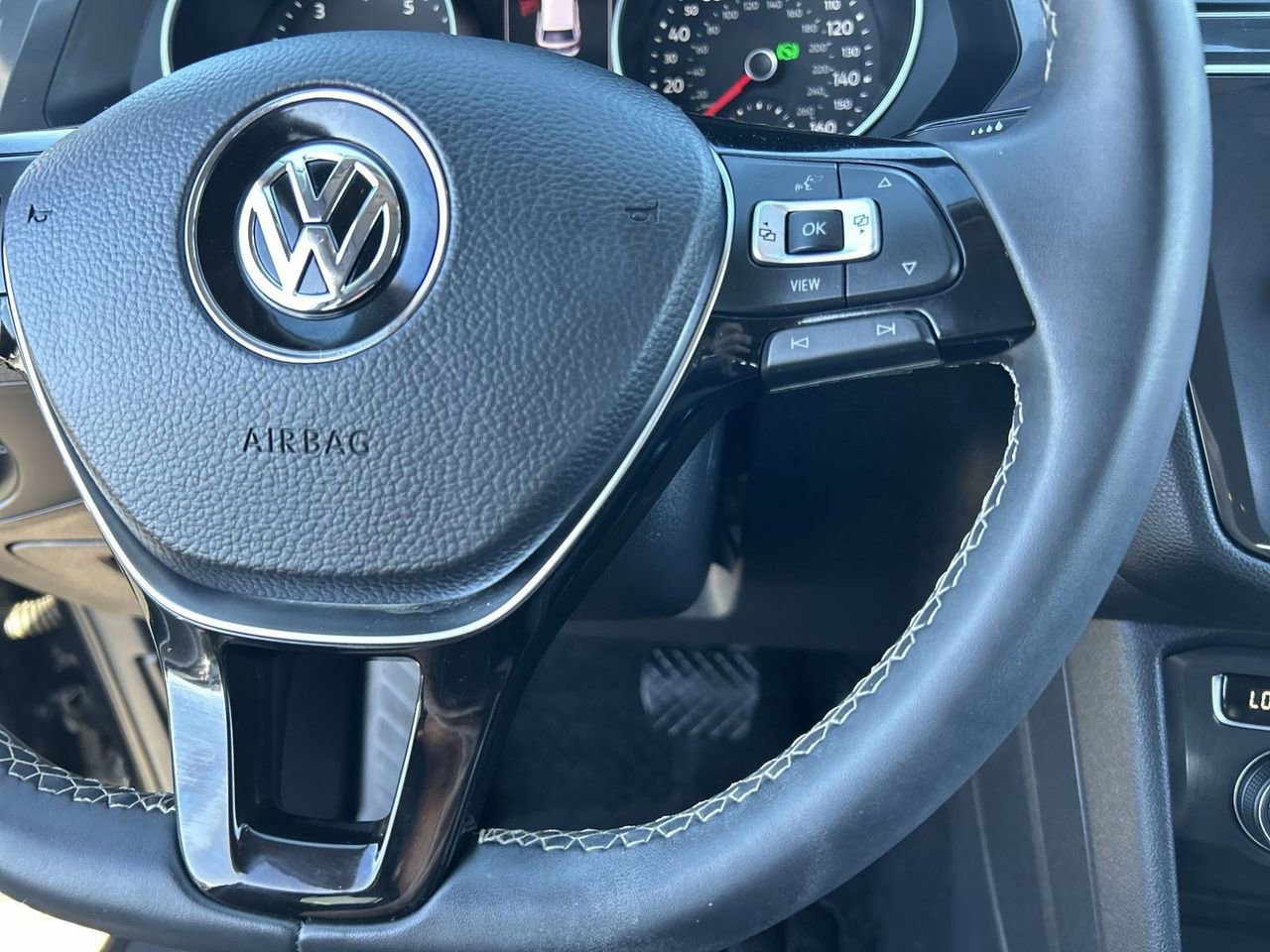 Used 2021 Volkswagen Tiguan SE FWD image 21