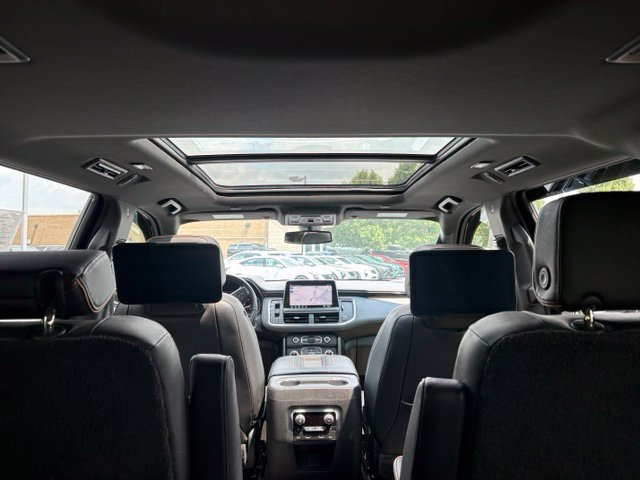 Used 2021 GMC Yukon AT4 w/ Rear Media and Nav Package AWD/4WD image 9