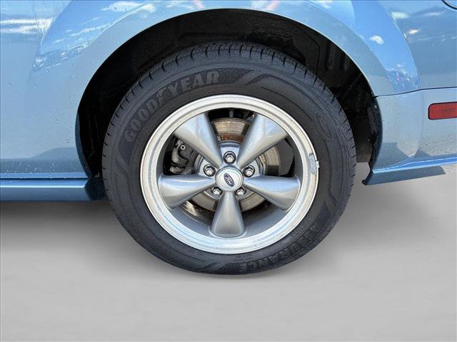 Used 2006 Ford Mustang GT RWD image 9
