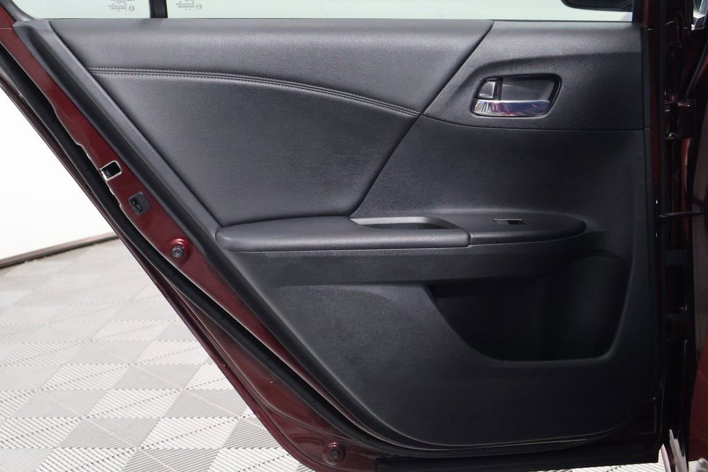 Used 2015 Honda Accord Sport image 13