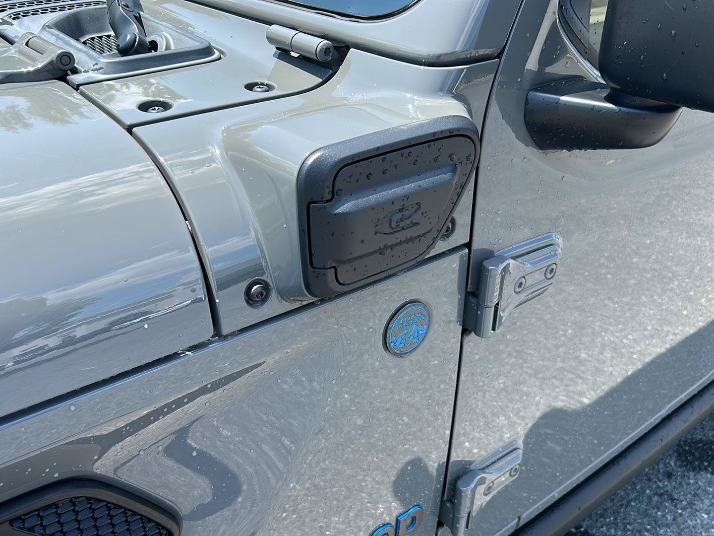 Used 2023 Jeep Wrangler Unlimited w/ Sun & Screen Package AWD/4WD image 9