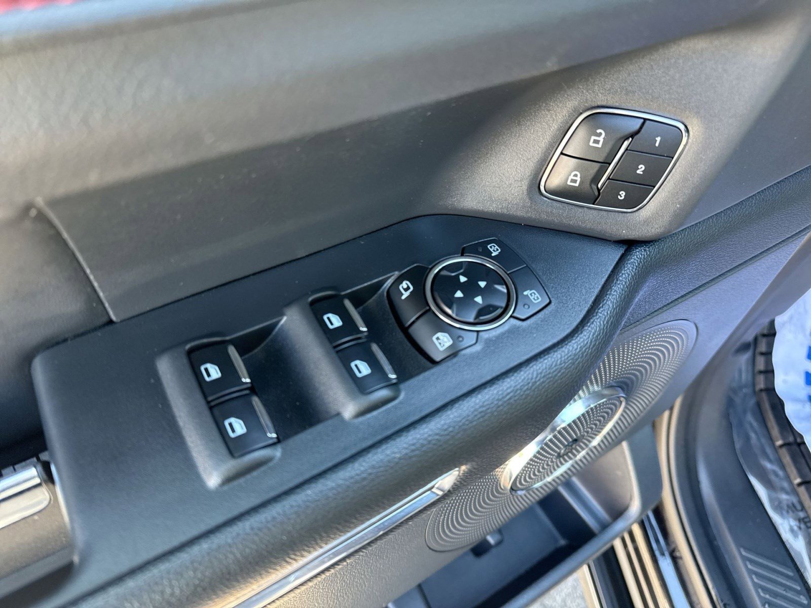 Used 2023 Ford Expedition Limited image 15