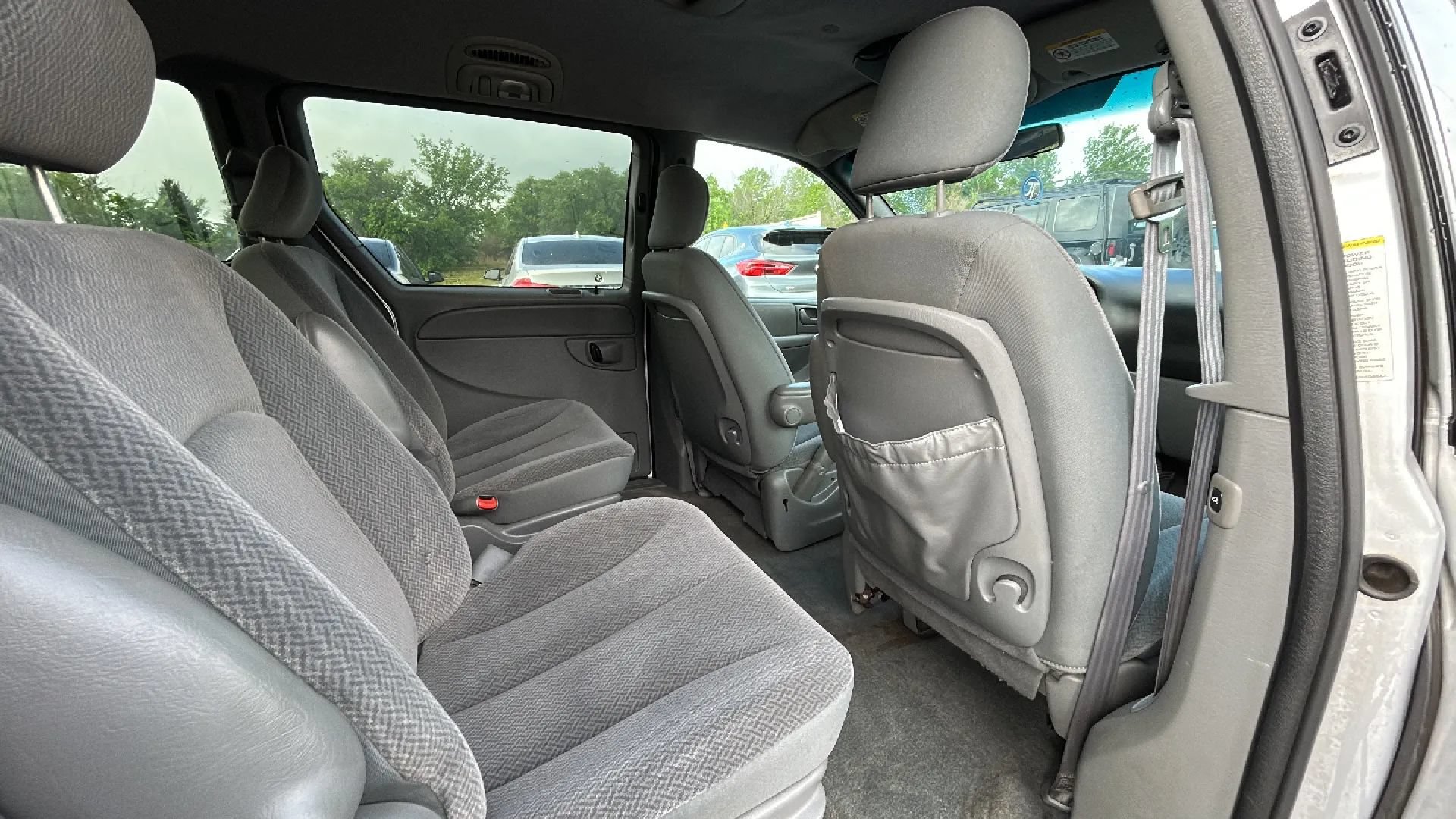 Used 2004 Chrysler Town & Country Touring FWD image 19