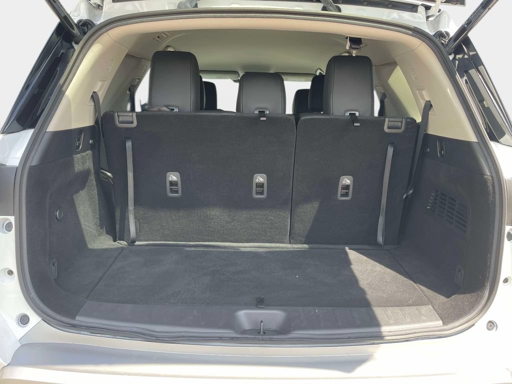 Used 2025 Nissan Pathfinder SL FWD image 10