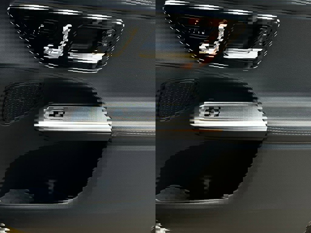 Used 2024 Mercedes-Benz GLC 300 4MATIC image 21