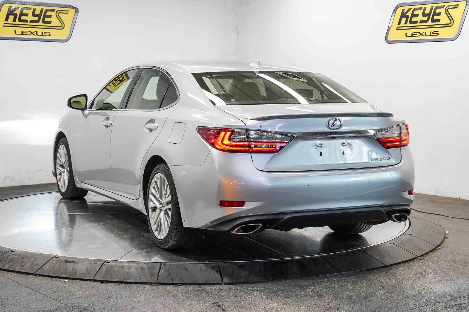 Used 2016 Lexus ES 350 w/ Luxury Package w/Wood Trim FWD image 2