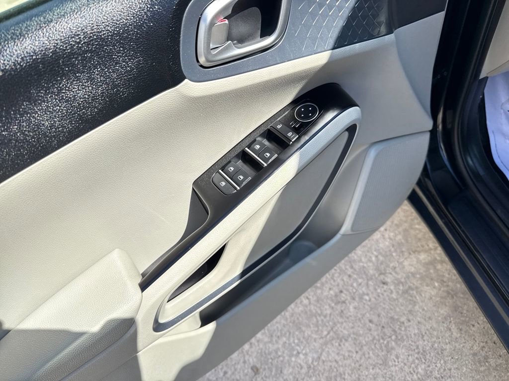 Used 2023 Kia Soul EX image 12