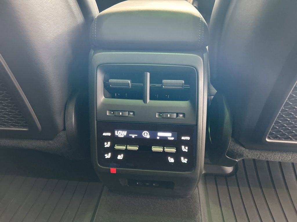 Used 2025 Porsche Macan Electric image 30