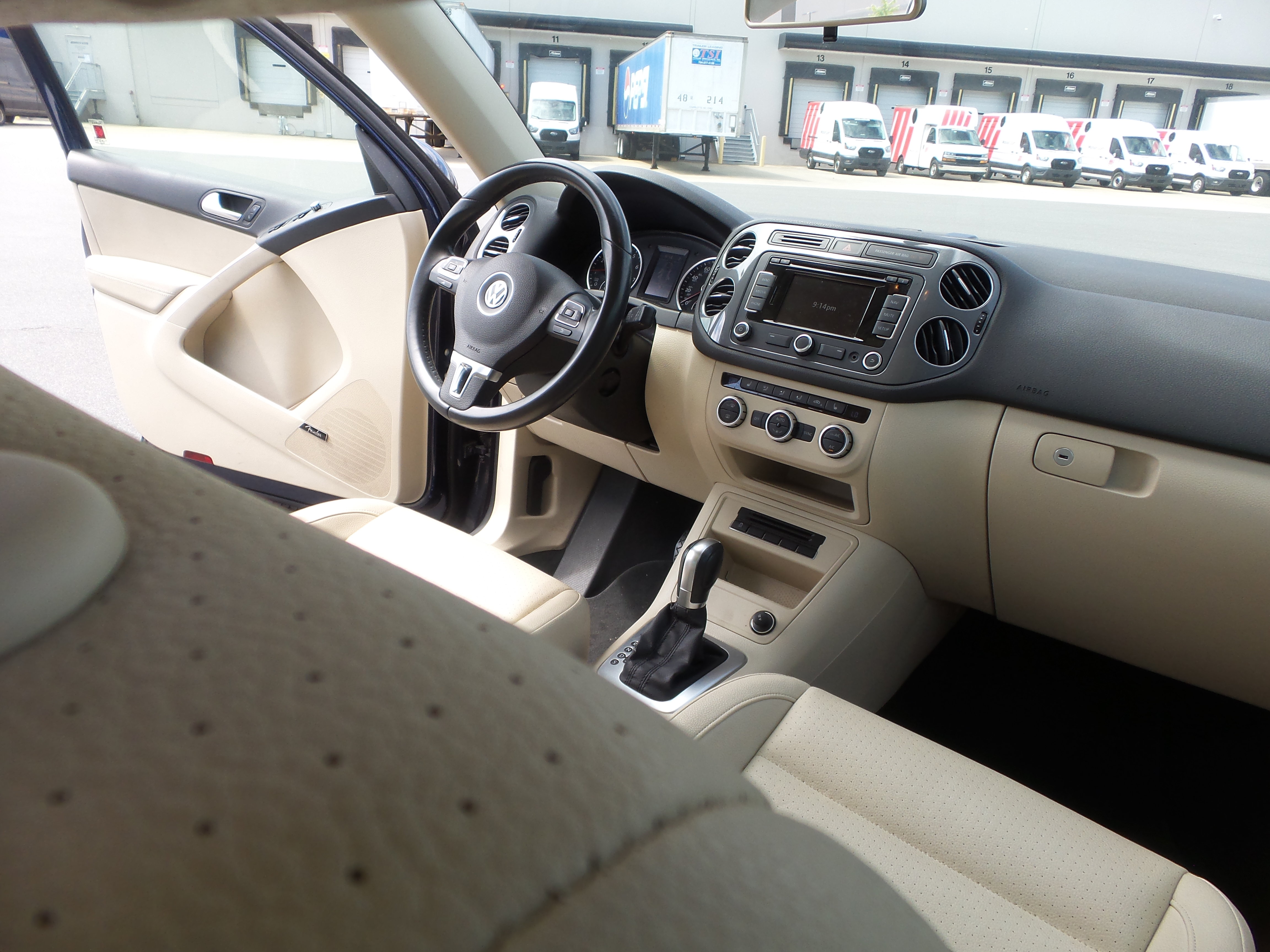 Used 2015 Volkswagen Tiguan SEL FWD image 46