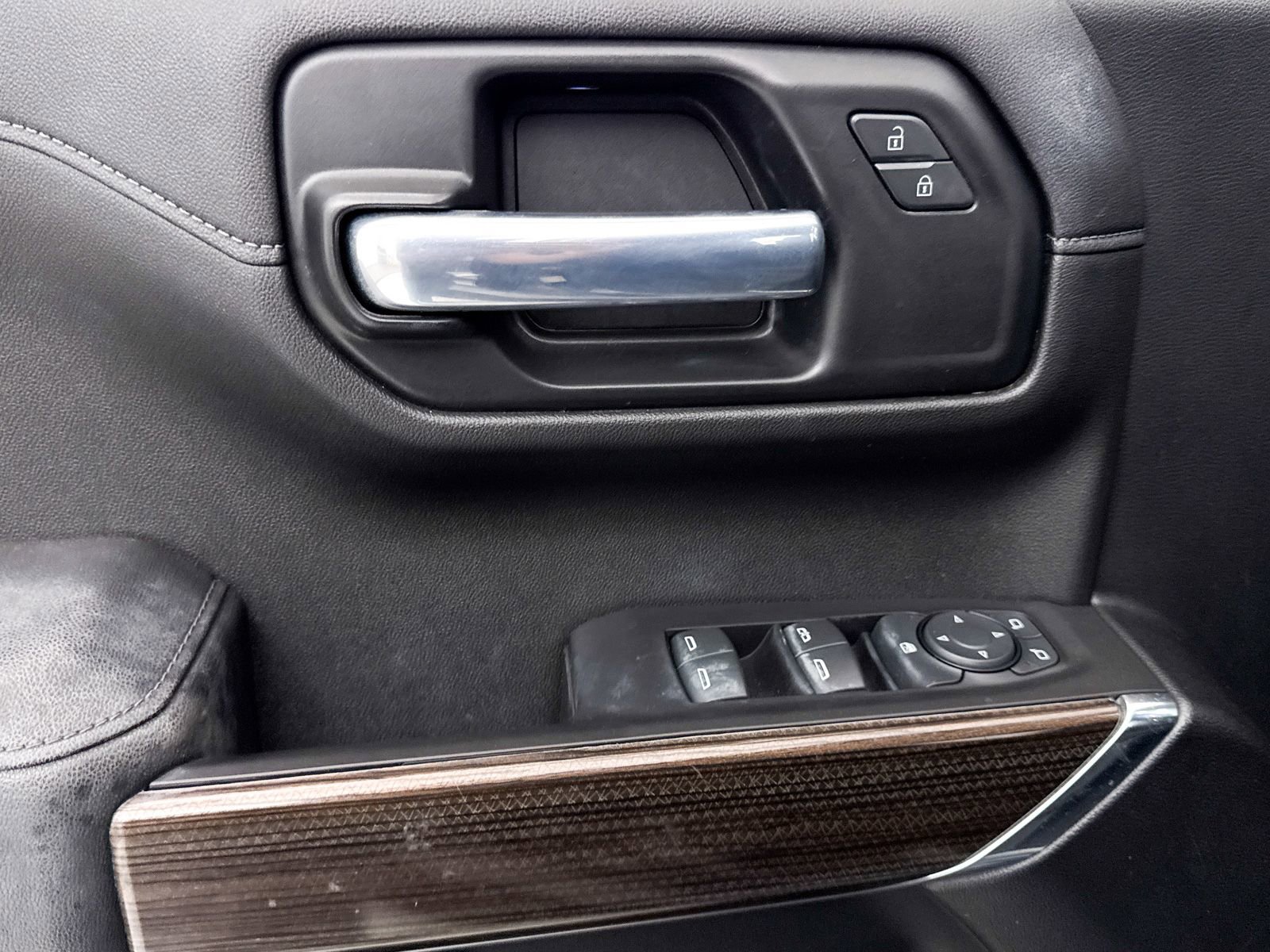 Used 2021 Chevrolet Silverado 1500 LT RWD image 28