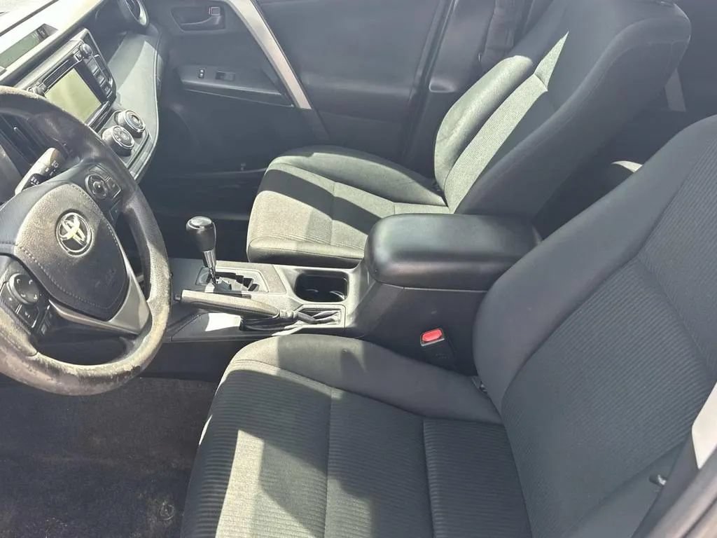 Used 2017 Toyota RAV4 LE FWD image 19