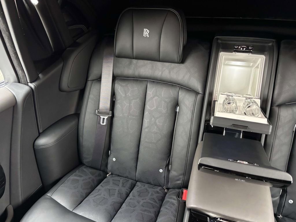 New 2026 Rolls-Royce Phantom Sedan image 31