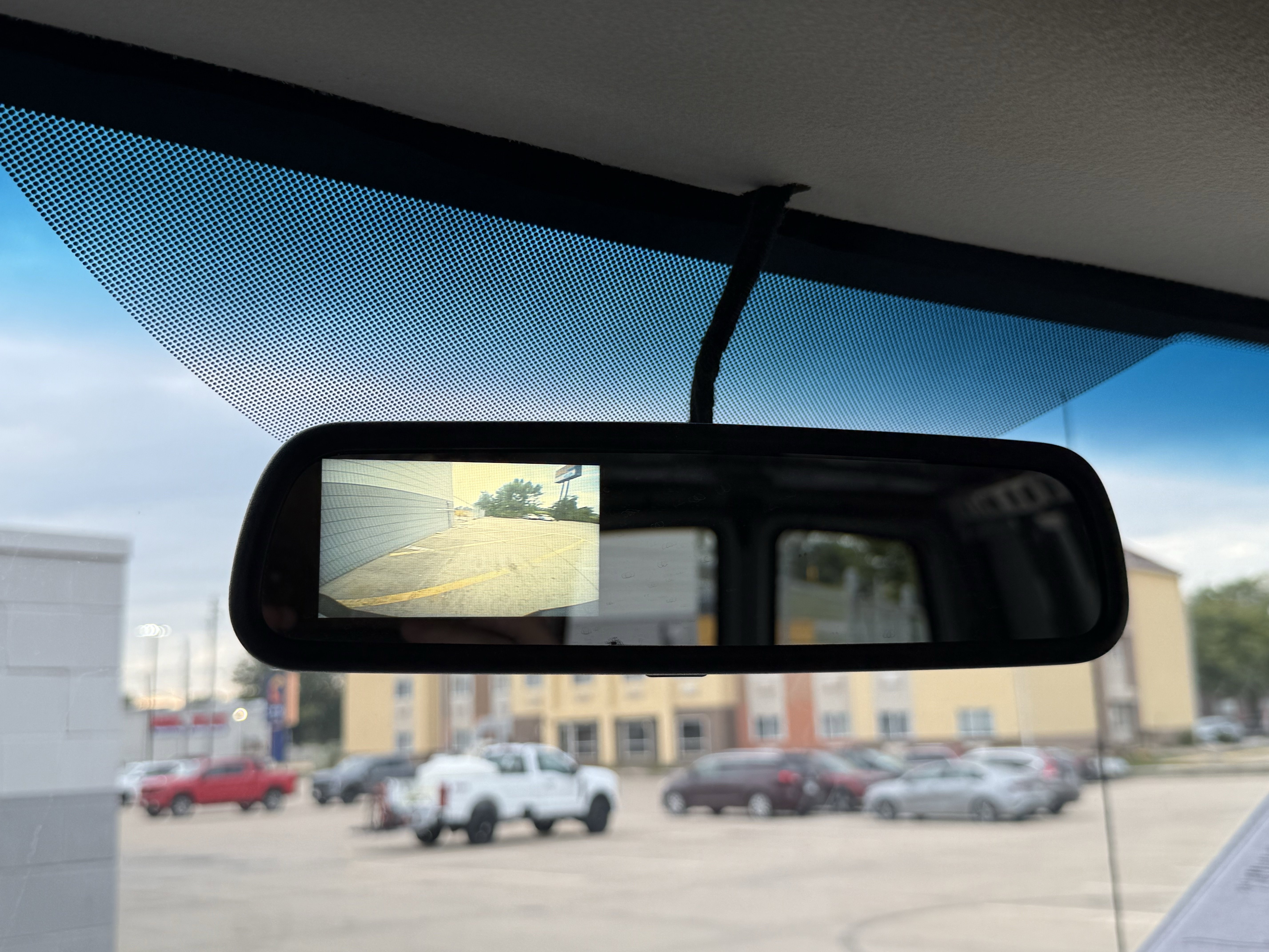 Used 2017 Chevrolet Express 2500 Extended image 18