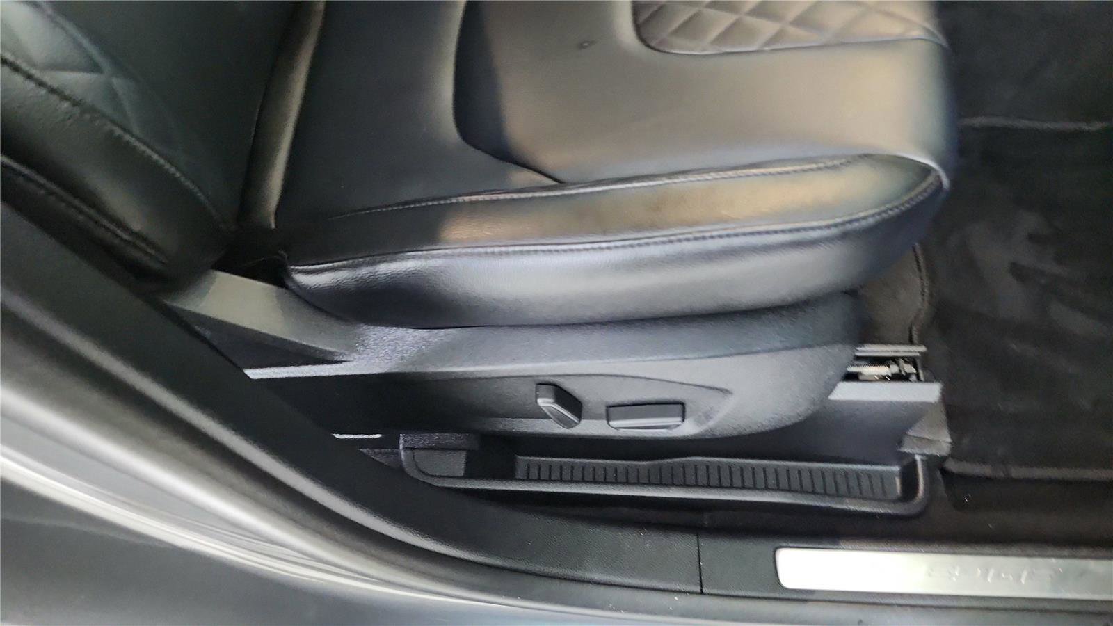 Used 2024 Ford Edge Titanium image 35