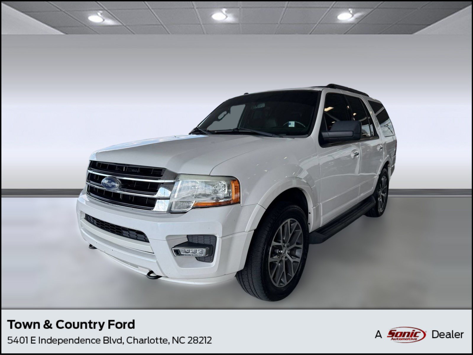 Used 2016 Ford Expedition XLT w/ Equipment Group 202A AWD/4WD image 1