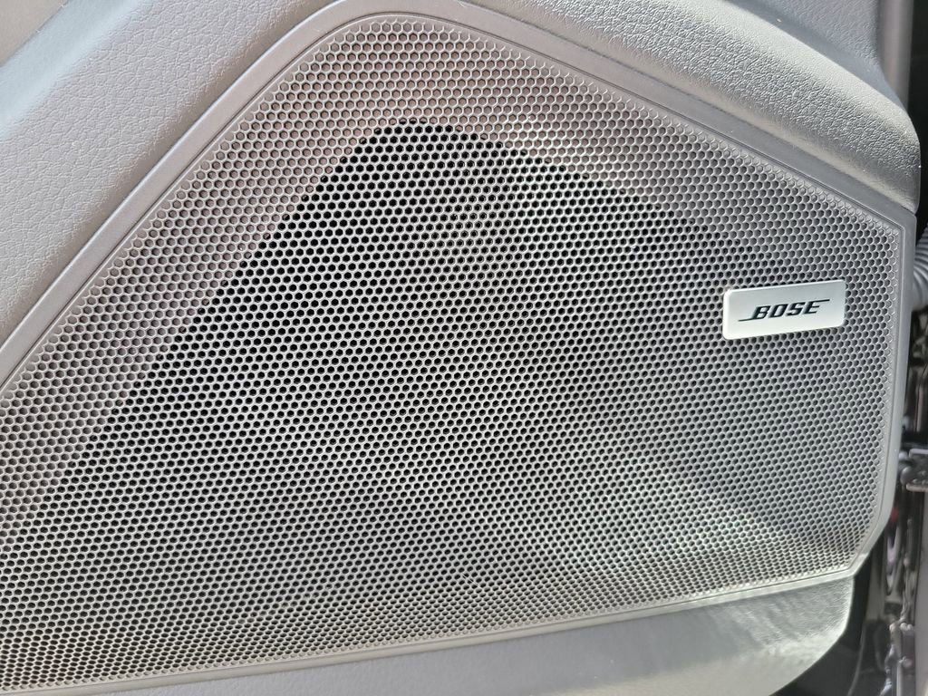 Certified 2025 Porsche Cayenne image 28