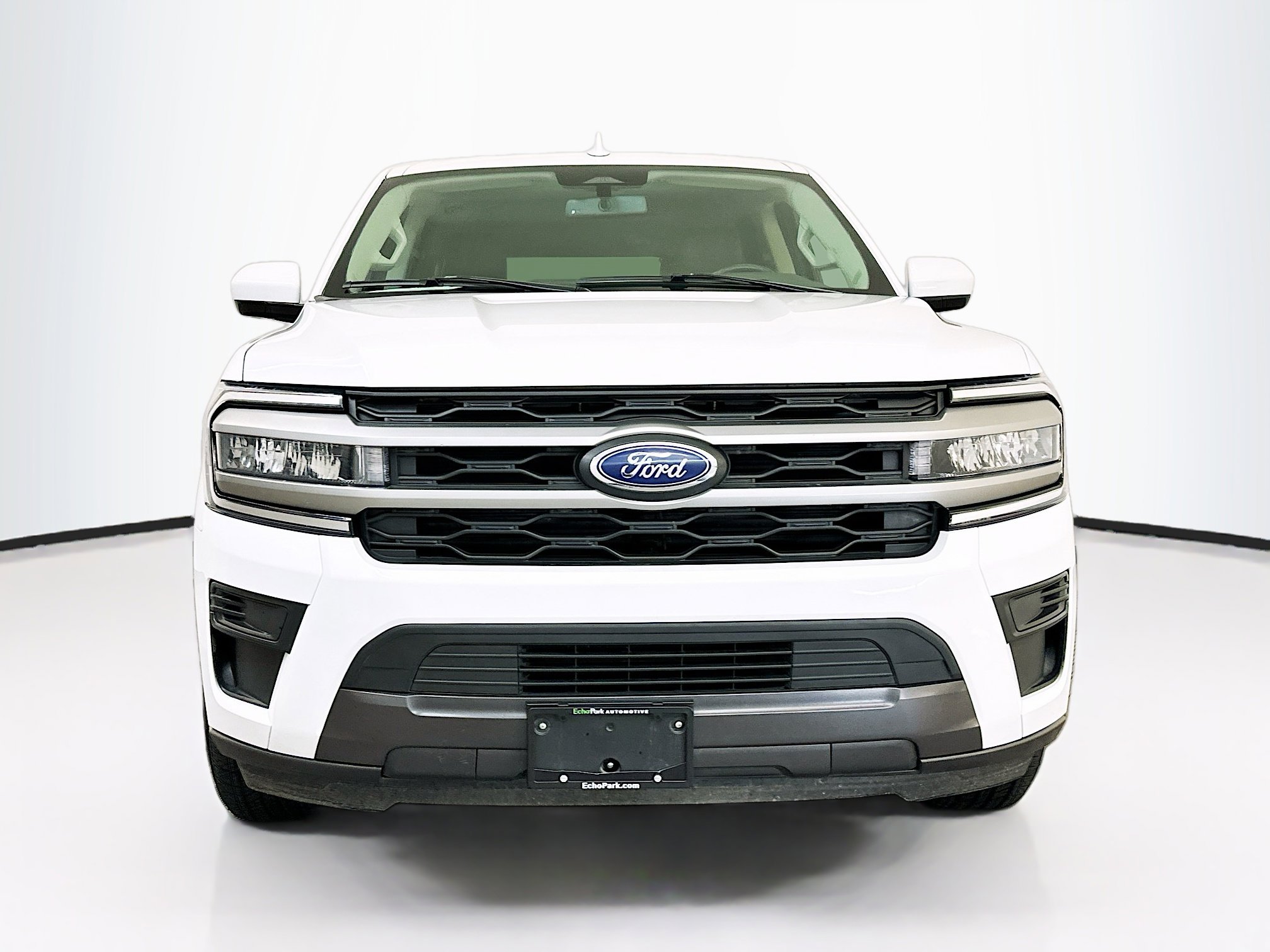 Used 2024 Ford Expedition XLT image 2
