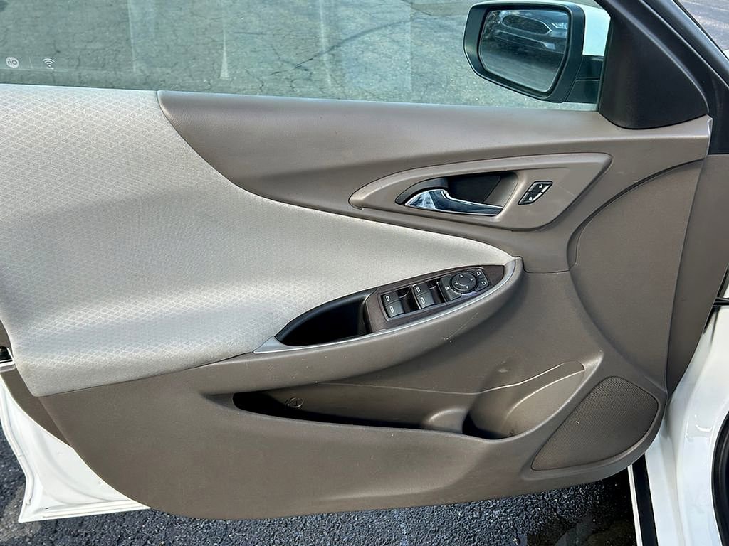 Used 2020 Chevrolet Malibu LS w/ Driver Confidence Package II FWD image 13